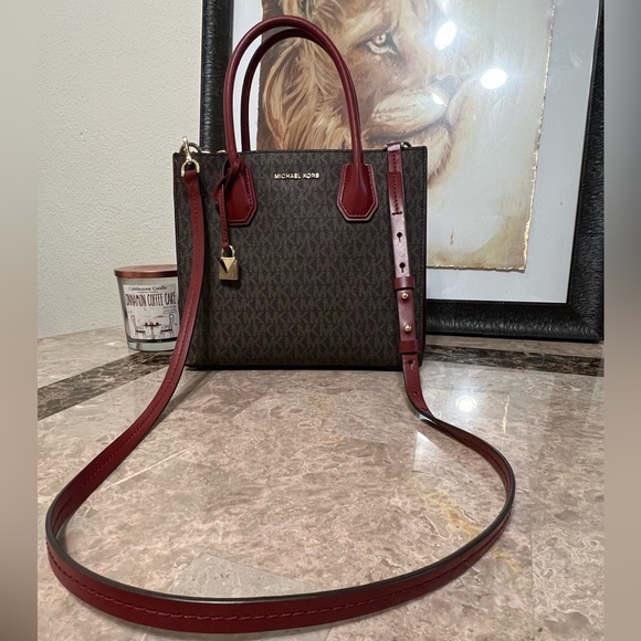 Michael Kors Mercer Accordion Tote Bag - Picture 7 of 11